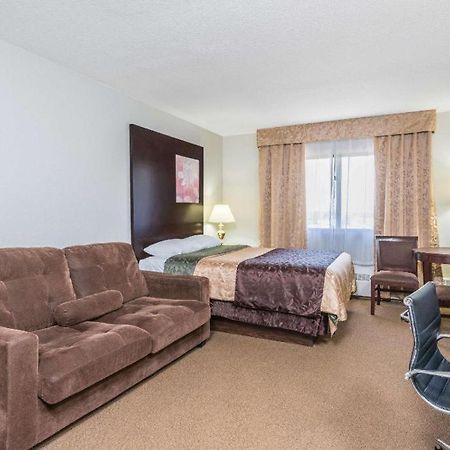 Super 8 By Wyndham Innisfail Εξωτερικό φωτογραφία