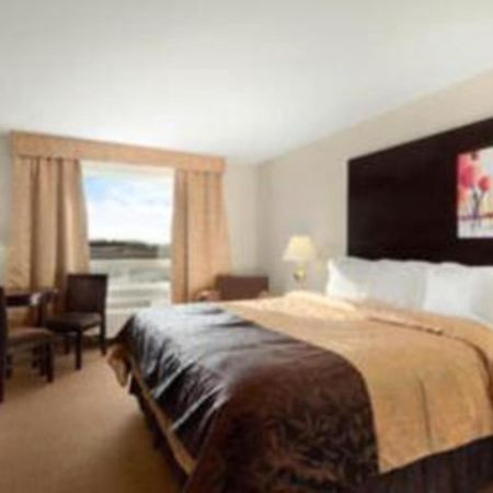 Super 8 By Wyndham Innisfail Εξωτερικό φωτογραφία