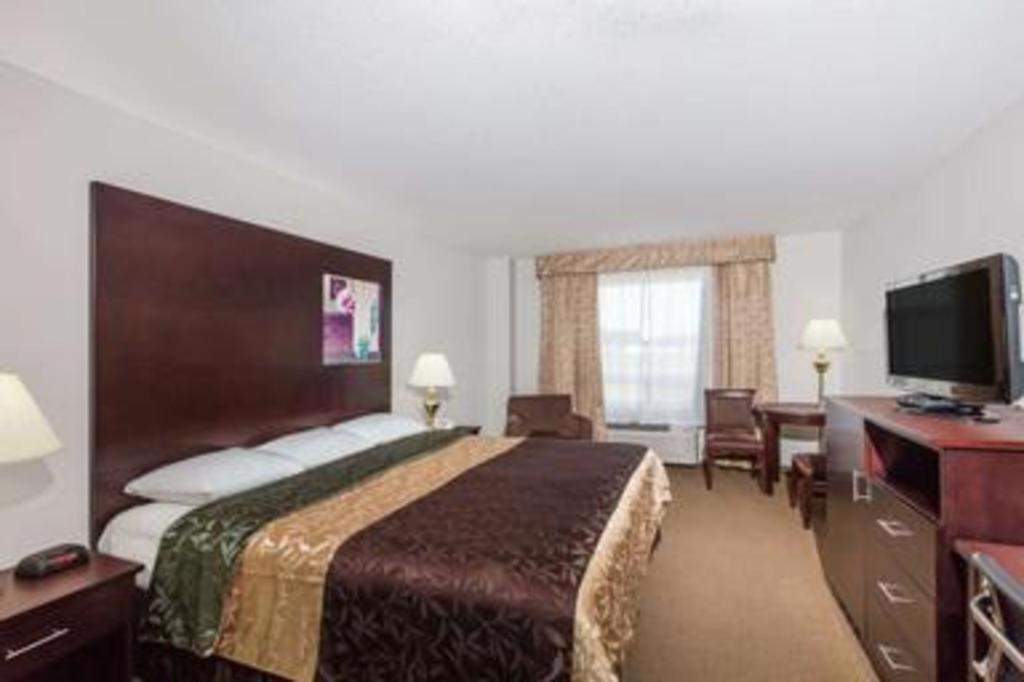 Super 8 By Wyndham Innisfail Εξωτερικό φωτογραφία