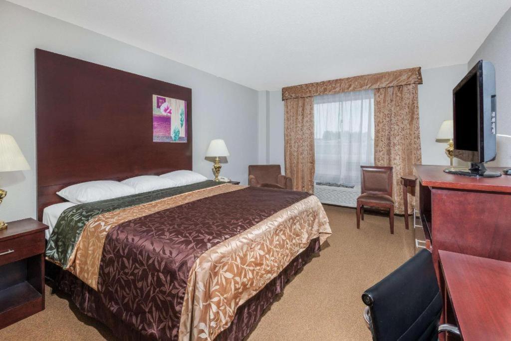 Super 8 By Wyndham Innisfail Εξωτερικό φωτογραφία