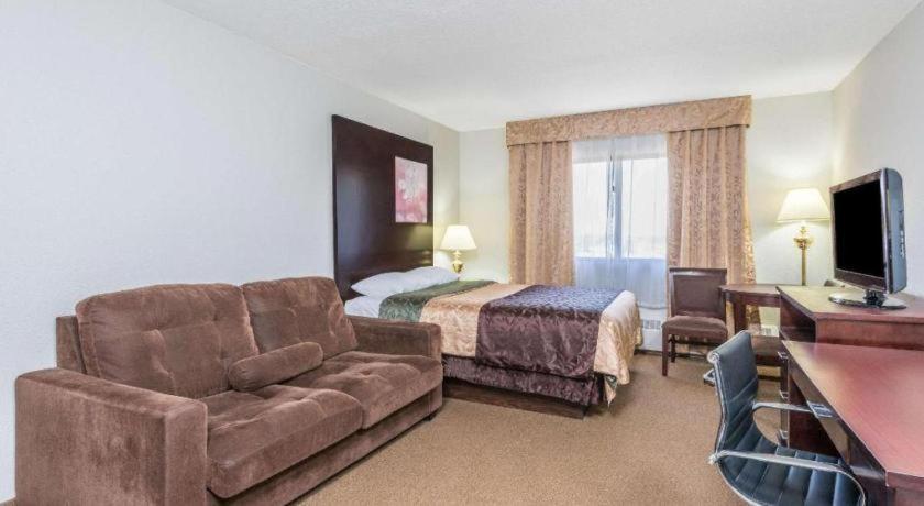 Super 8 By Wyndham Innisfail Εξωτερικό φωτογραφία